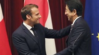 Au Japon, Macron