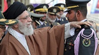 Iran: Khamenei maintient