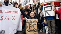 À Paris, des milliers